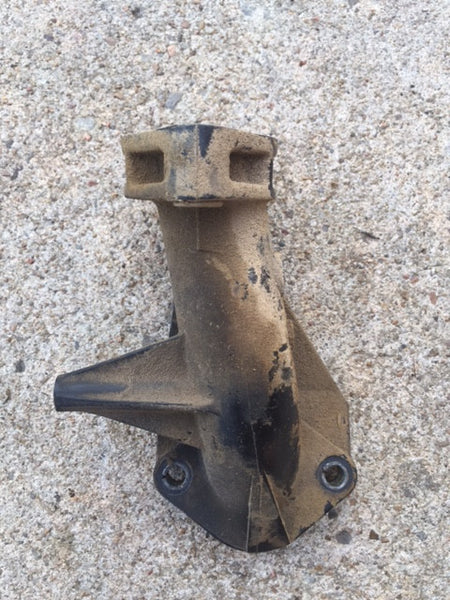 592842 Intake Manifold *USED* Briggs & Stratton.  Alt. 690193.