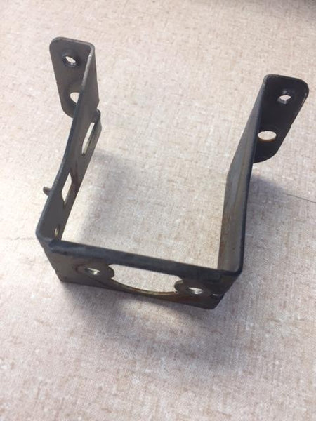 593330 Bracket - Carb Mount *USED* Briggs & Stratton