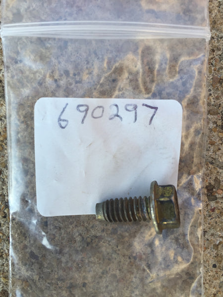 690297 *USED* Briggs & Stratton Screw - Blower Housing / Screw - Air Guide Cover.