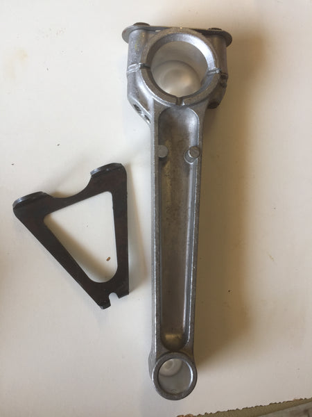 299080 Connecting Rod Briggs and Stratton NOS